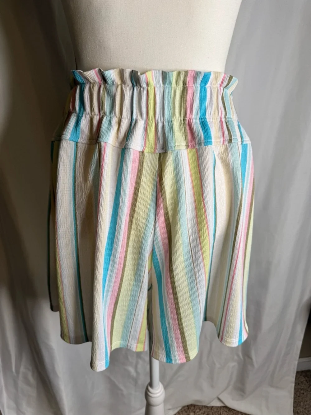 Cato Striped Paperbag Waist Shorts Women’s Large Pastel Textured High Rise